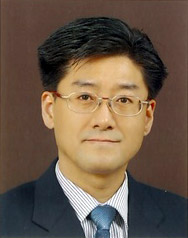 This image has an empty alt attribute; its file name is 유석근-목사알리랑교회.jpg