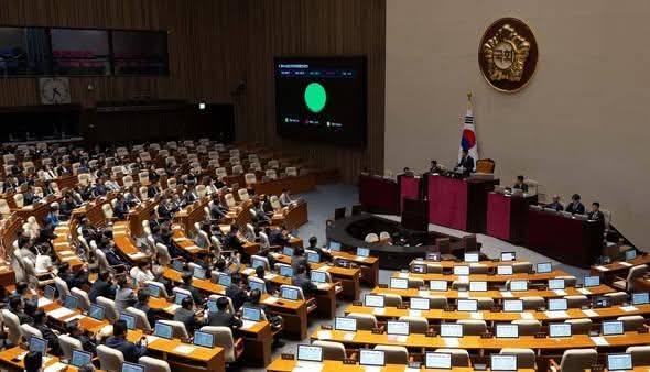 대한민국 검사 직접 수사권 72년 만에 폐지 … 與 주도 본회의 통과 – 무제한 토론 종결 가결 후 표결 돌입, 178명 중 찬성 175명으로 의결