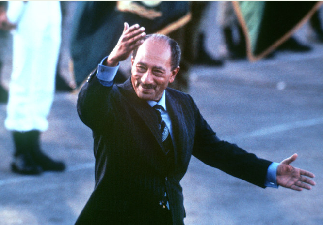 1981년 10월 6일, 이집트 대통령 안와르 사다트 (Muhammad Anwar el-Sadat, 1918 ~ 1981) 타계 (군사 퍼레이드 도중 회교 극단주의 군인들에게 피살)