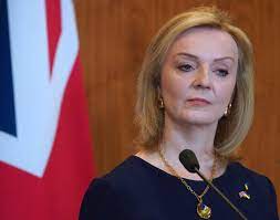 영국의 총리 리즈 트러스 (Mary Elizabeth “Liz” Truss, 1975 ~ ) 45일만에 사임 발표