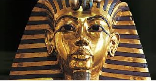 1922년 11월 26일, 하워드 카터 (Howard Carter, 1874 ~ 1939)가 이집트의 왕가의 계곡에서 파라오 투탕카멘의 무덤 발굴